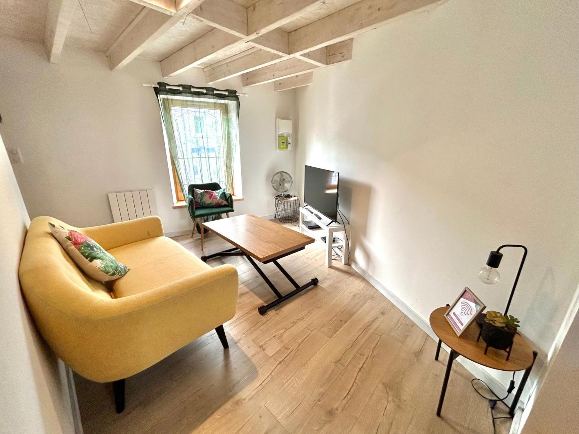 圣佩赖Chaleureux T3 Avec Terrasse/ Proche Valence公寓 外观 照片